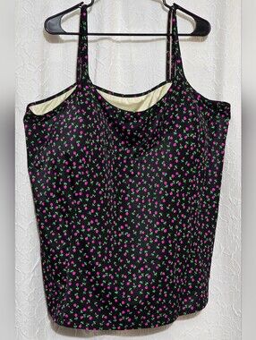 It Figures Womens Plus Tankini Top - Perfect for Summer! Size 32W 4x